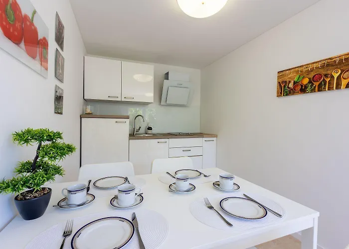 Malerisches Direkt Am Mit Lounge-bett, Privatparkplatz, Klima, Wifi *