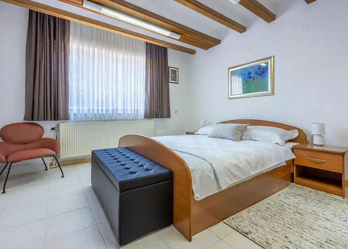 Malerisches Direkt Am Mit Lounge-bett, Privatparkplatz, Klima, Wifi