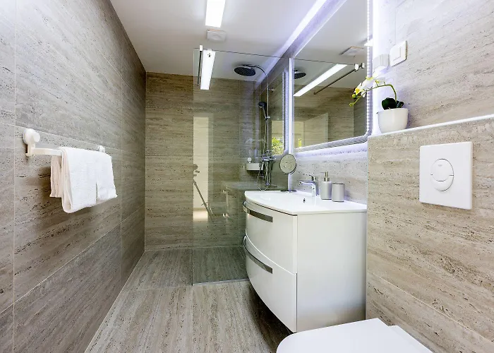 Malerisches Direkt Am Mit Lounge-bett, Privatparkplatz, Klima, Wifi Apartment Dramalj