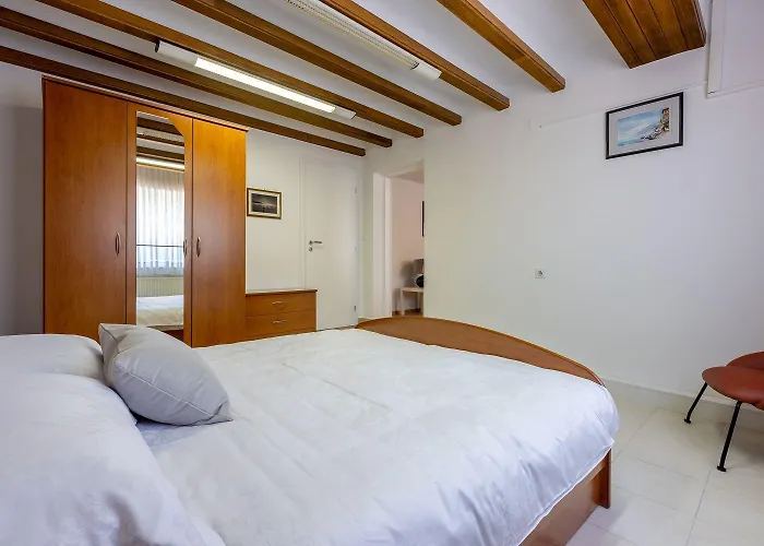 Malerisches Direkt Am Mit Lounge-bett, Privatparkplatz, Klima, Wifi Dramalj