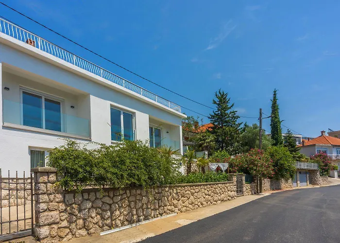 Apartment Malerisches Direkt Am Mit Lounge-bett, Privatparkplatz, Klima, Wifi Dramalj