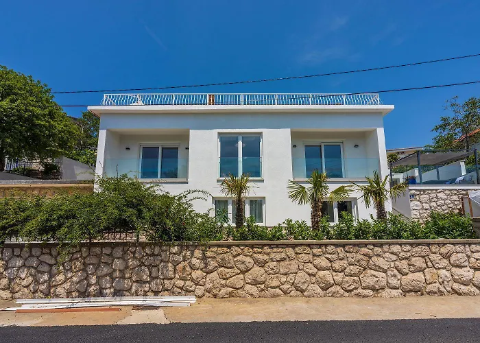 Malerisches Direkt Am Mit Lounge-bett, Privatparkplatz, Klima, Wifi Apartment Dramalj