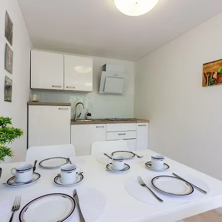 Malerisches Direkt Am Mit Lounge-bett, Privatparkplatz, Klima, Wifi *
