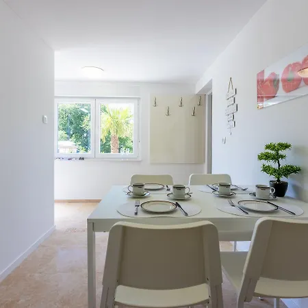 Malerisches Direkt Am Mit Lounge-bett, Privatparkplatz, Klima, Wifi Appartement Dramalj